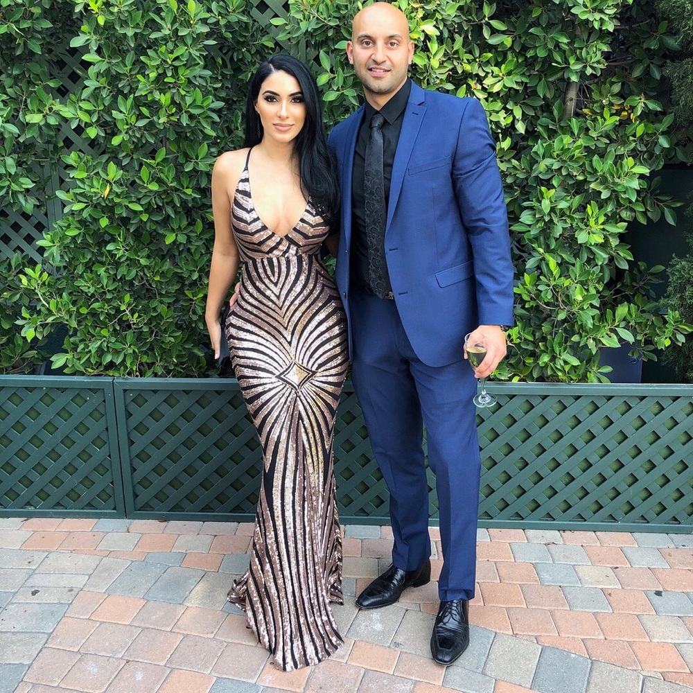 ❌S O L D❌Stunning black and gold dress